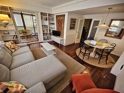 Zarautz Apartamento | Amplio piso en la playa de 135 m2 con garaje