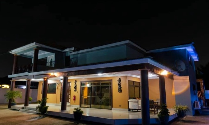 Pokuase Casa | Ampric GuestHouse and Lounge