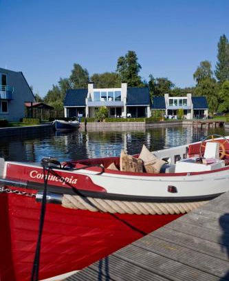 Loosdrecht Casa | Amsterdam/Loosdrecht Rien van den Broeke Village
