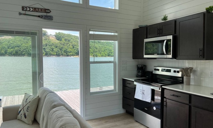 Russell Springs Alquiler De Eote | An Absolute Blast - Lake Cumberland Marina