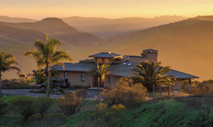 Cambria Casa | Una delicia estética muy por encima de Cambria impregnada de naturaleza pero cerca de la ciudad.