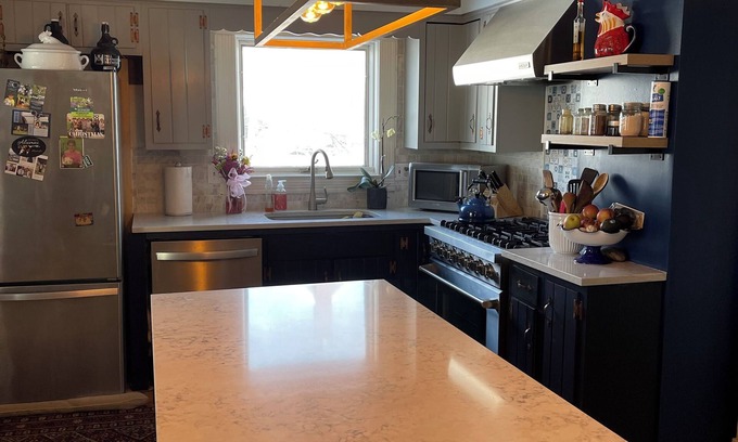South End Casa | An antique, hundred year old colonial house with beautiful architectural details