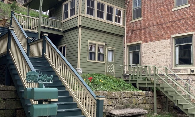 Galena Apartamento | An Artistic retreat in the heart of downtown Galena