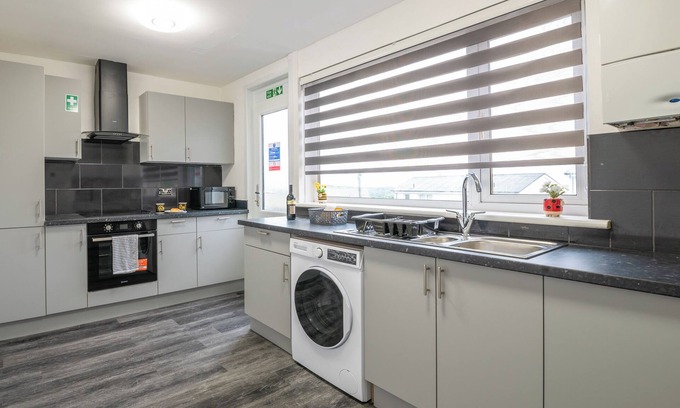 Central Aberdeen Casa | An Elegant 3 Bedroom House