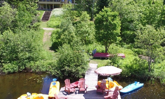 Les Pays-d'en-Haut Regional County Municipality Casa | Un lugar encantador en el corazón de Laurentians Villa # 1