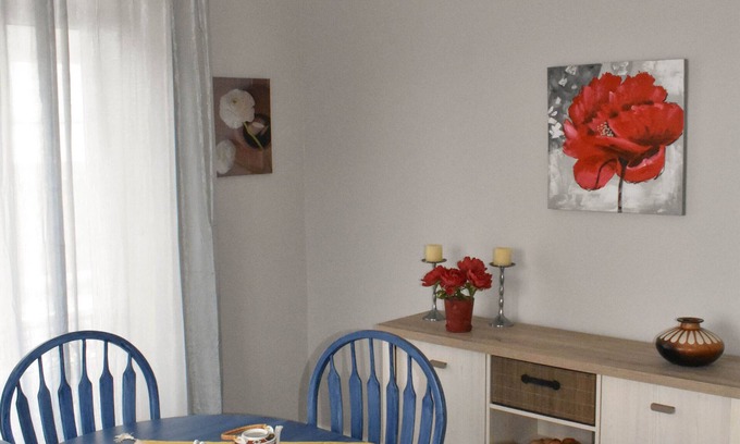 Santo Antonio Casa | Una casa completa ubicada en un pequeño y pintoresco pueblo llamado Santo António