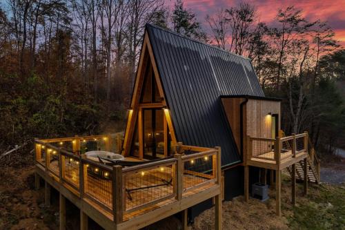 Sevierville Casa | An Escape to the Forest, A Smoky Mountain A-Frame Cabin, Couple's Romantic Get-away!