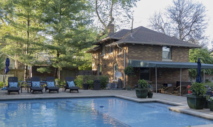 Mapleton/Fall Creek Casa | Una finca en la Ciudad