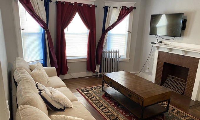 Springfield Apartamento | An evolving Oasis in the the Upper Hill area, with access to points of interest.