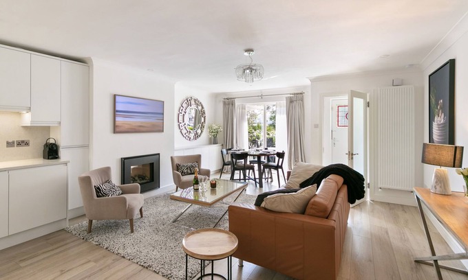 Malahide Apartamento | Ubicación perfecta cerca de pubs, tiendas, playa.