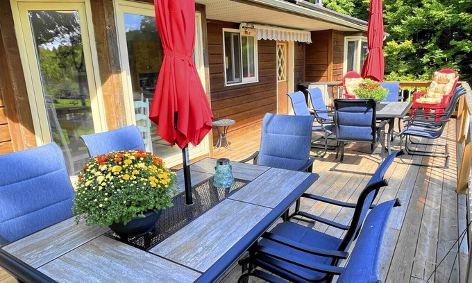 North Kawartha Casa | An Ideal, Cozy Comfortable Cottage Getaway!