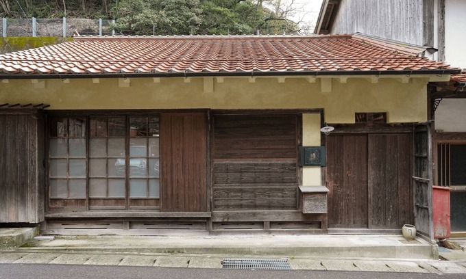 Yunotsucho Yunotsu Casa | An old folk house in the back alley of a hot sprin / Oda Shimane