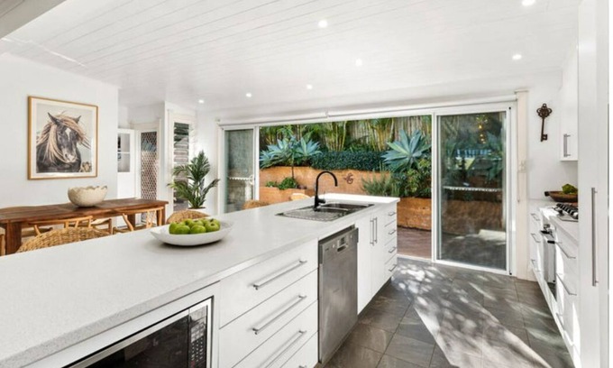 Warriewood Casa | An original farmhouse in Warriewood 20 mins away from the beach.