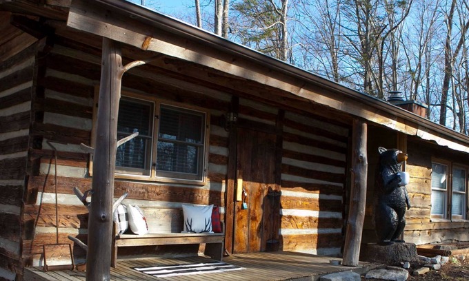 Gatlinburg - Pigeon Forge Cabina | ¡Una cabaña original de Smokey Mountain! Este es uno de los tipos! ¡EL NIDO!