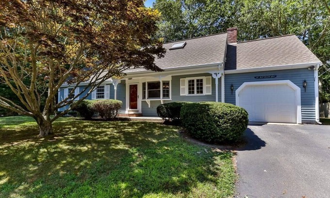Osterville Casa | An Osterville Gem!!Very close to town and beach!