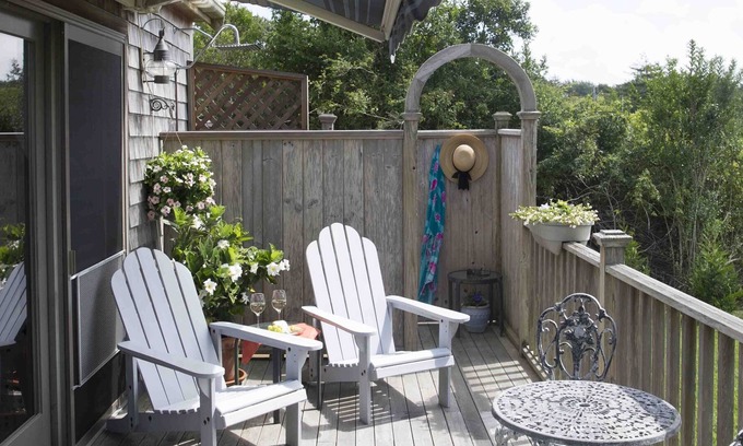 West of Town Cabaña | An Unforgettable Romantic Retreat at Hidden Meadow Cottage for two adults