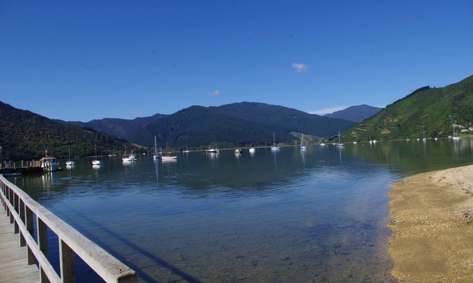 Anakiwa Casa | Anakiwa 401 Guest Wing beachfront home sleeps 4, Marlborough Sounds