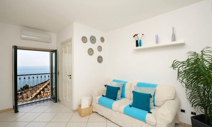Minori Apartamento | Ananas - Sea View - Fruit Flats by AMALFIVACATION.IT