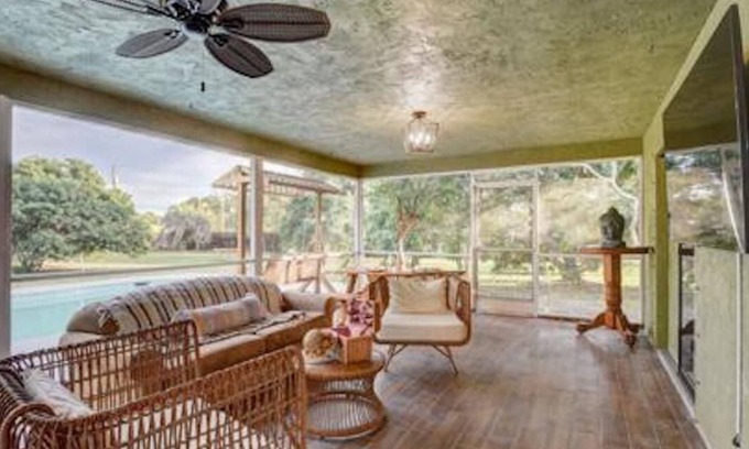 Lake Worth Otro | Ananda Farmhouse and Retreat.