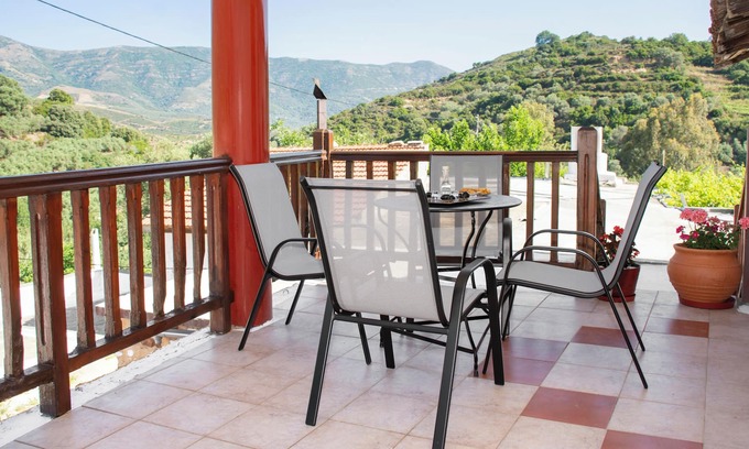 Strovles Casa | Anastasia Country Home