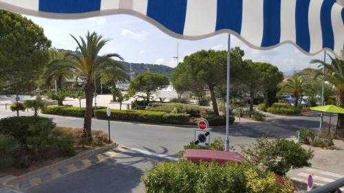 Saint-Mandrier-sur-Mer Apartamento | Anatole - T3 - Moderne - Climatisé - 1er étage - Très grande terrasse 35 M2 - Vue magnifique et dégagée