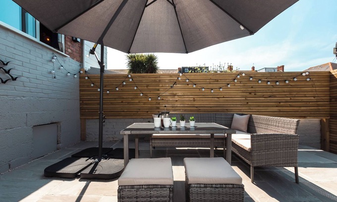 Weymouth Cabaña | Anchor House