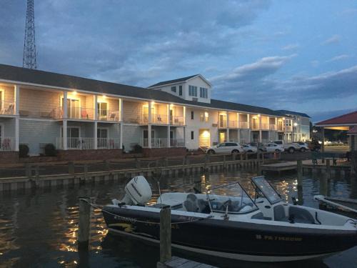 Chincoteague Hotel | Anchor Inn