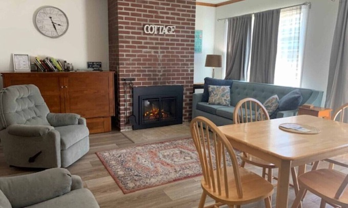 Long Beach Cabaña | Anchorage Cottages Unit 7-Dog- Friendly and close to the beach