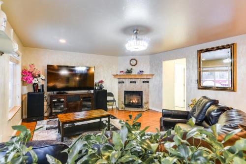Bayshore - Klatt Casa | Anchorage Home about 8 Mi to Downtown!