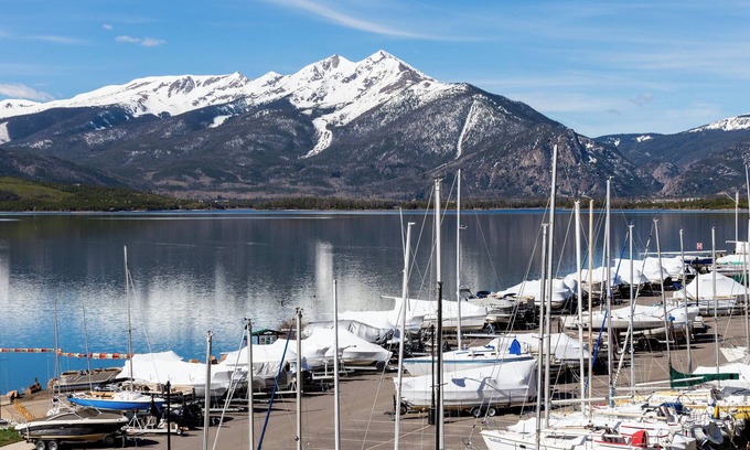 Dillon Apartamento | Anchorage West Condos Building 10, Unit #105