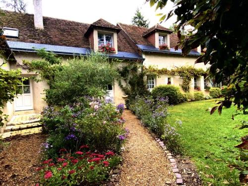 Souvigny-de-Touraine Casa | Ancien logis familial avec parc et activités, près des Châteaux de la Loire, tout inclus, animal accepté - FR-1-381-466