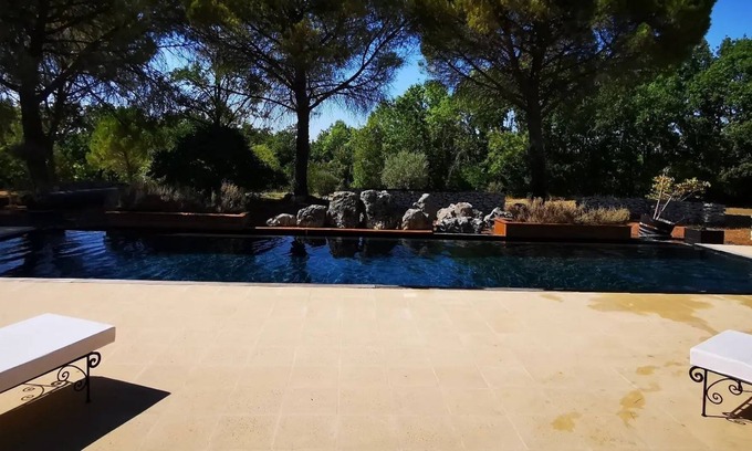 Montagudet Casa | Ancien Presbytère sur un Parc de 3 Hectares, Piscine et Court de Tennis Privé