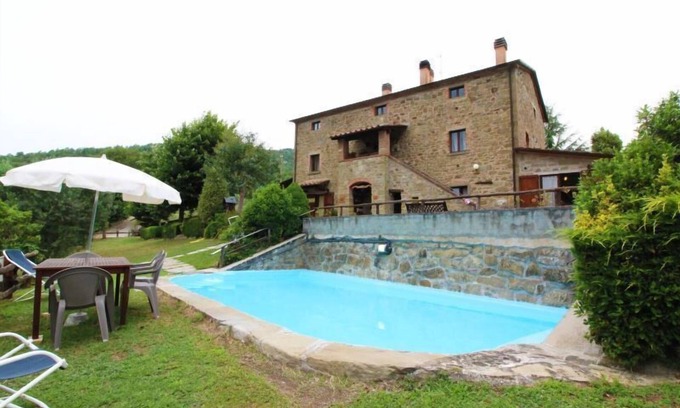 Bivio Lugnano Villa | Parte de una antigua casa de campo de piedra con jardín privado y piscina privada. Excelente relación calidad
