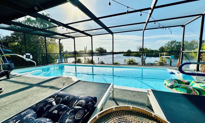 Forest Hills Casa | Anclote Oasis - Tarpon Springs - Waterfront Sunsets & Private Pool