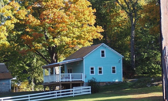 South Hartford Cabaña | Andelyn Farm Hummingbird Cottage. Rustic Cottage in beautiful Upstate New York.