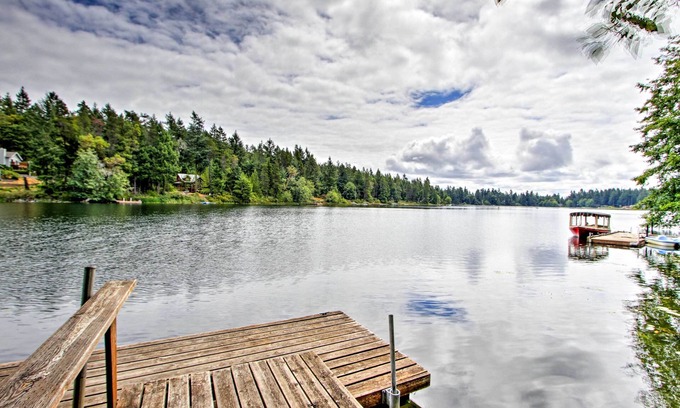 Anderson Island Casa | Anderson Island Home w / Lakefront Deck, muelle y canoa