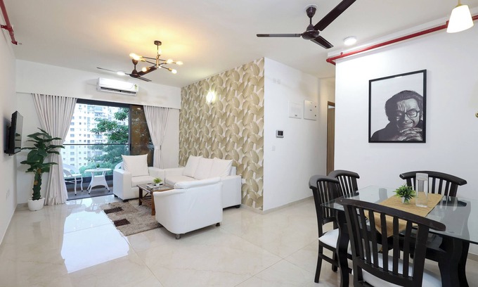 Vile Parle Casa | Andheri 2 BHK – Prime Location for Corporate Stays