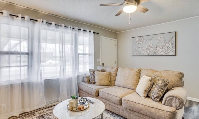 Andover Casa | Andover Bungalow - Sleeps 6