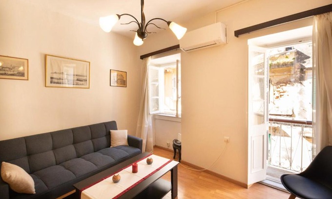Old Town Apartamento | Andrew's Old Town Apartment by CorfuEscapes