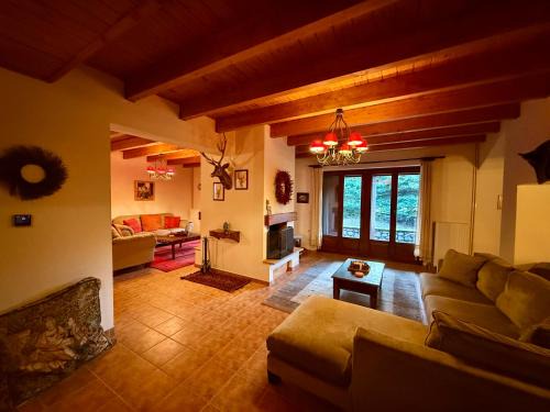 Kato Pedina Chalet De Esquí | Anemoria Chalets-Castalia Chalet