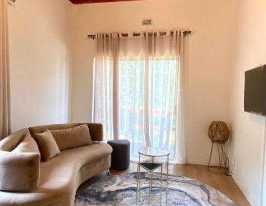 Assagay Casa | Angazi Guesthouse Unit 2 - Upmarket one bedroom apartment with pool