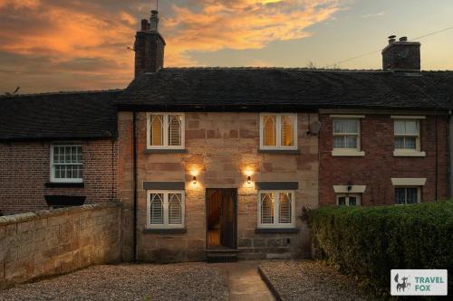 Alton Casa | Angel Cottage - 5 mins drive to Alton Towers!