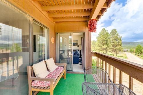 Angel Fire Apartamento | Angel Fire Mountain Condo Steps to Ski Resort!