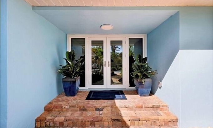 Chateaux Sur Mer Casa | Angel’s Nest – Gulf-Front with Private Pool in Sanibel’s Chateaux Sur Mer