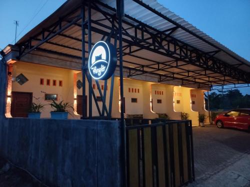 Kanigoro Casa | Angler Family Guest House