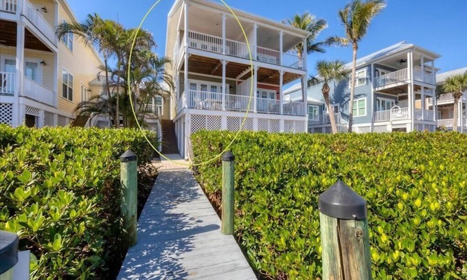 Placida Casa | Waterfront townhouse in Angler's Club