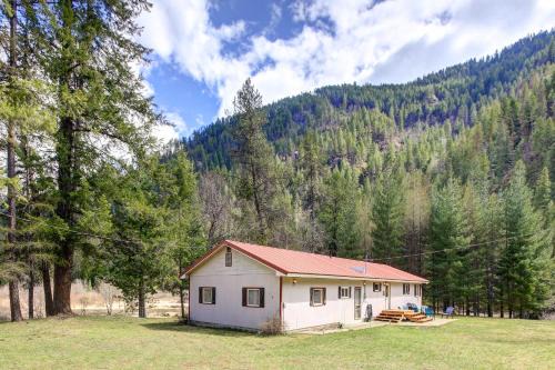 Noxon Casa | Anglers Dream Remote Escape on Bull River!