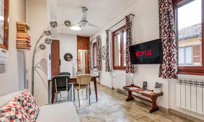Pavia Apartamento | ANGOLO DI CORSO CAVOUR - Ultimo piano centrale e luminoso
