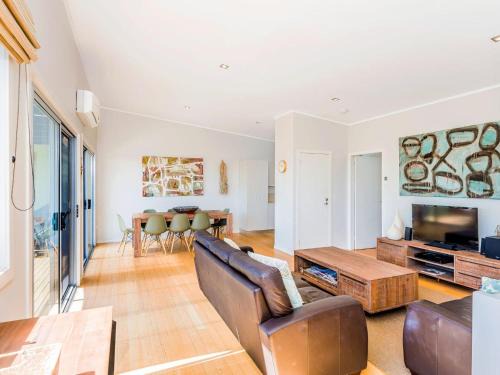 Angourie Casa | Angourie Blue 7