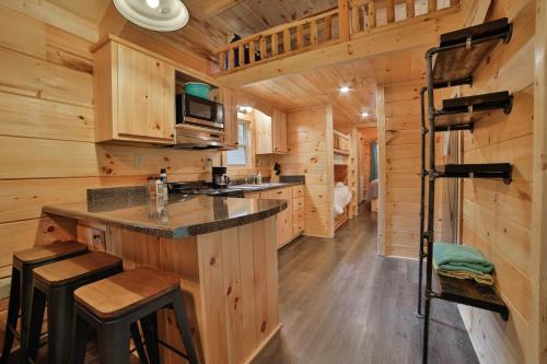 Lookout Valley Neighborhood Association Casa | Ani Cabin Tiny Home Bordered By National Forest